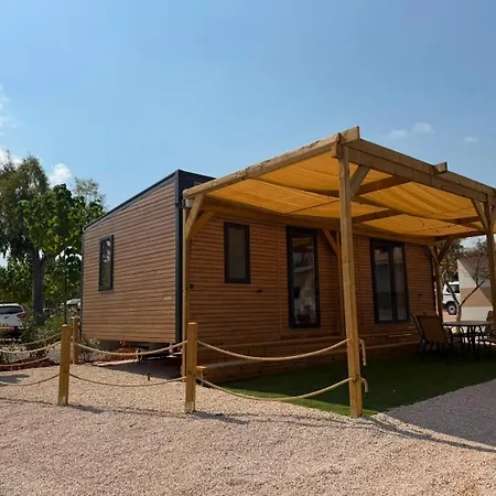 مكان تخييم Mobile Homes